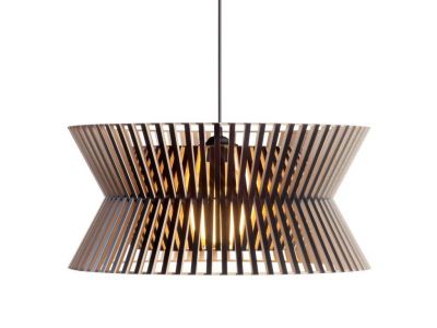 Kontro 6000 Pendelleuchte von Secto Design: Moderne Holzlampe mit skandinavischem Design für Wohnräume.